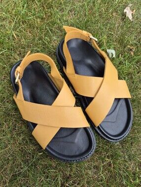 Liberté Capri Tan Leather Sandal